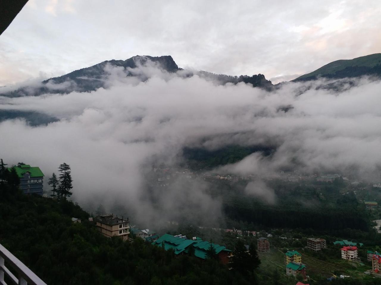 Hotel Seven Hills Manali Manāli Exterior foto